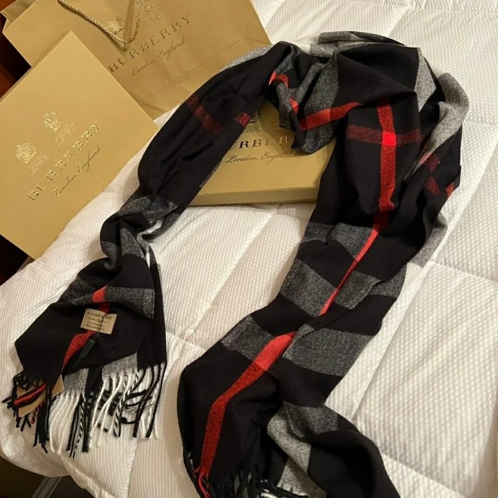 NWT Burberry Cashmere Men's Scarf black